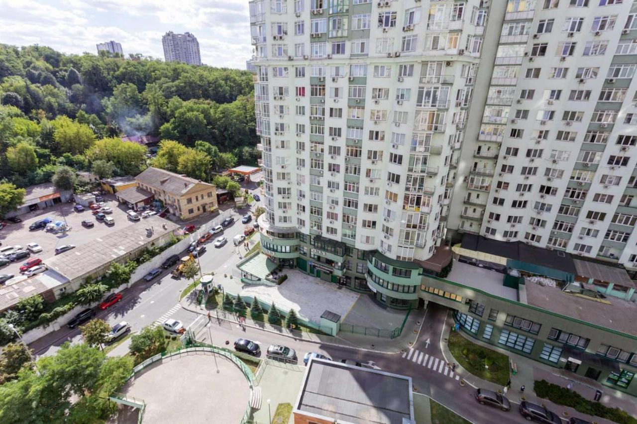 Navit Apartments With Breakfast, Near The Railway Station, The City Center And The Park Kyjev Exteriér fotografie